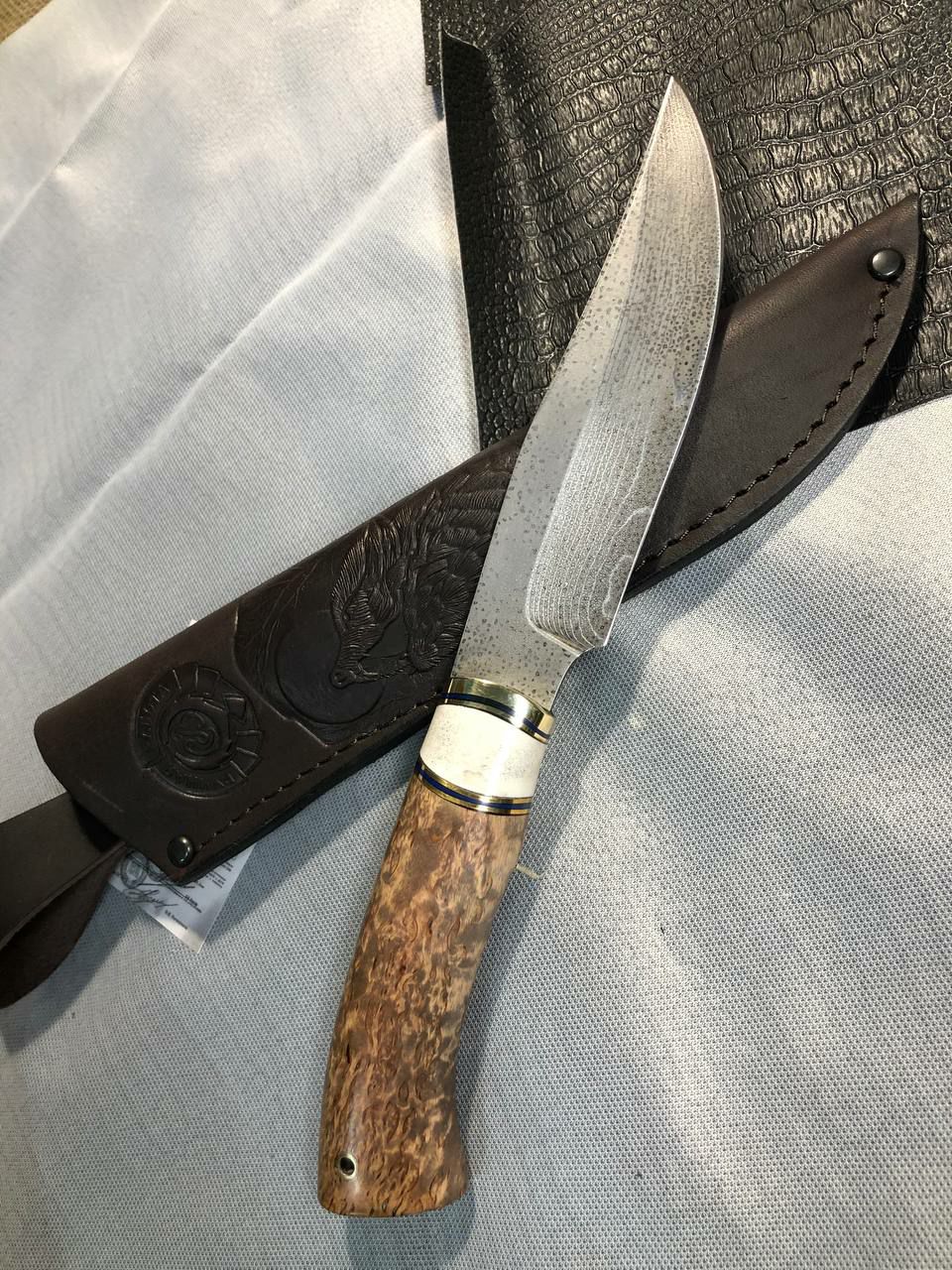 Cuchillo de Caza Halcón de Damasco Laminado - Imagen 3