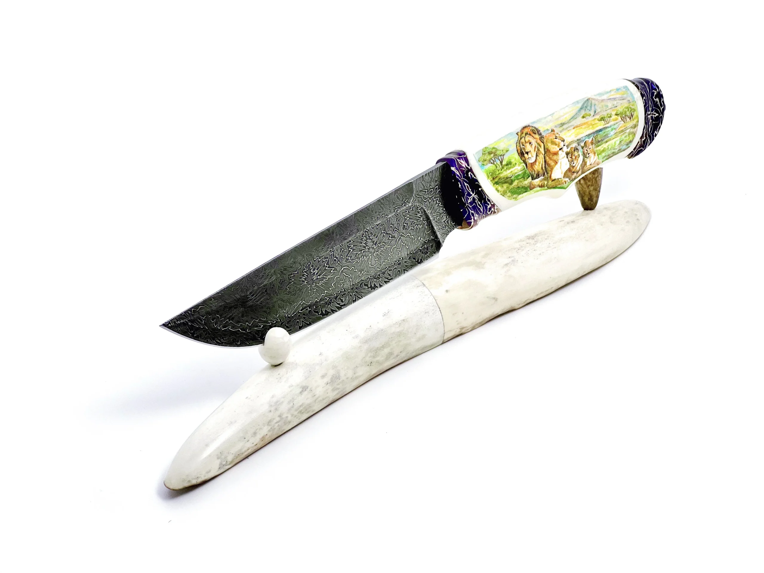 Cuchillo de Caza de Acero Damasco Mosaico y Mango de Colmillo de Morsa con Scrimshaw - Imagen 3