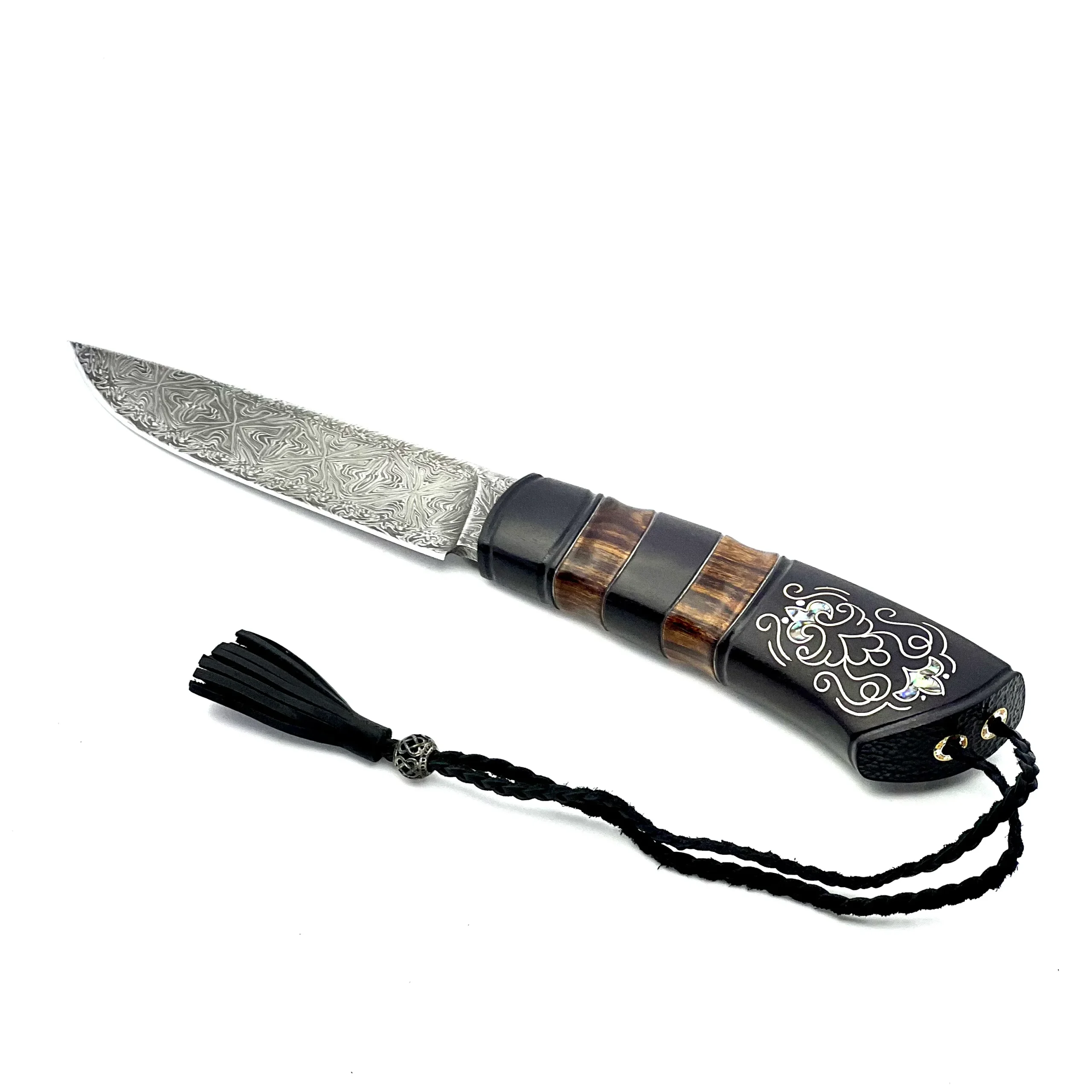 Cuchillo de Caza de Damasco Mosaico con Mango de Carpe y Ironwood - Imagen 3