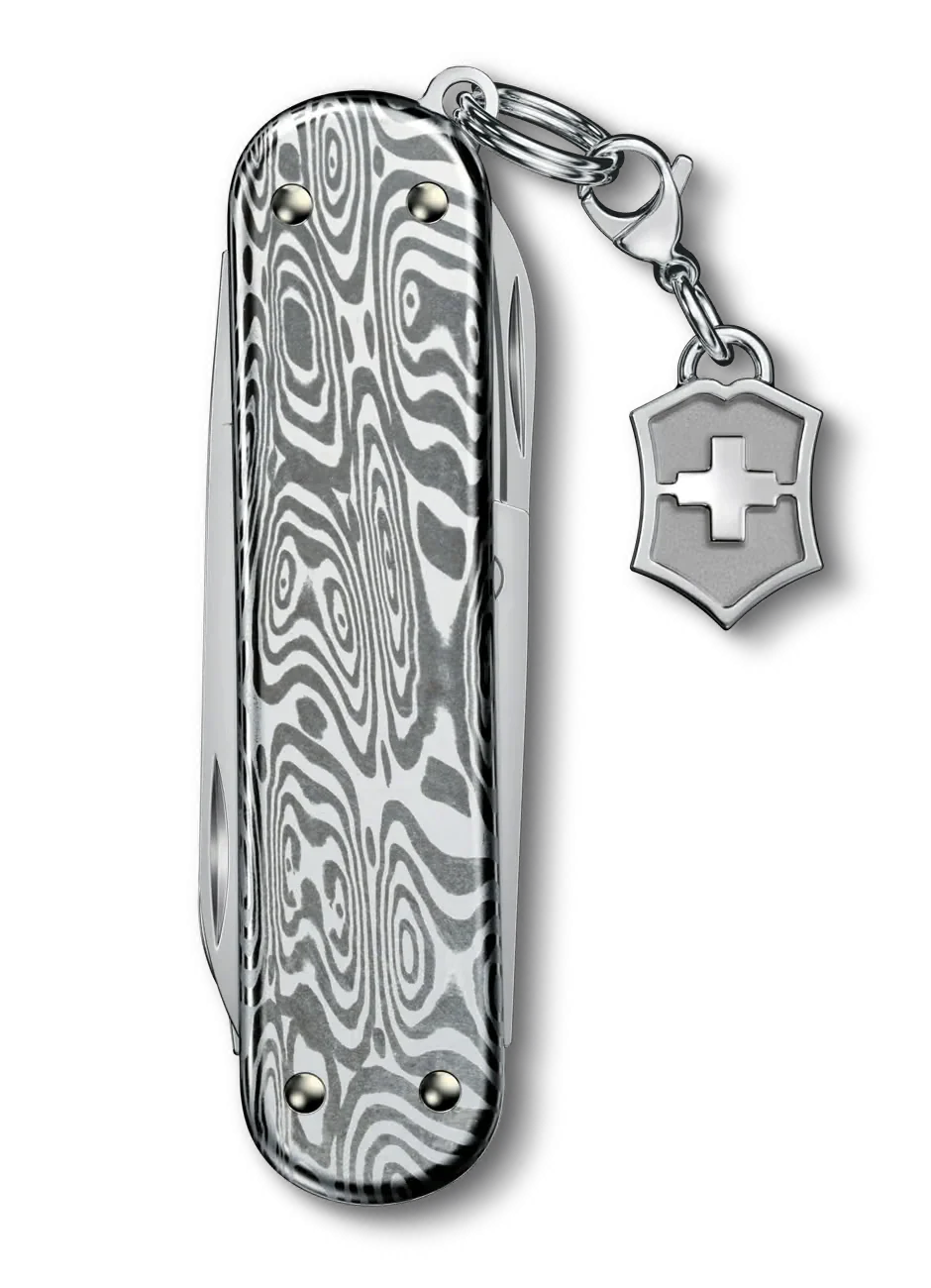 Multiherramienta Victorinox Swiss Army Knife™ and Tools Classic SD Brilliant - Imagen 4