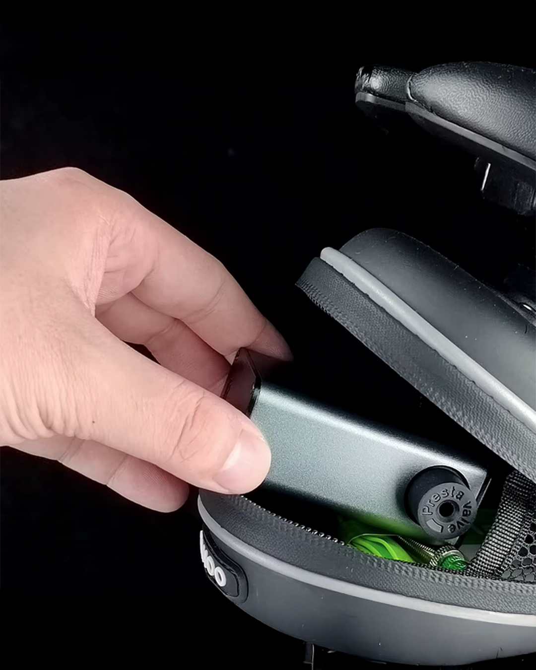 Mini Inflador Eléctrico Bike Craft A3 Mini Ultraliviano 100 PSI Pantalla LCD - Imagen 5